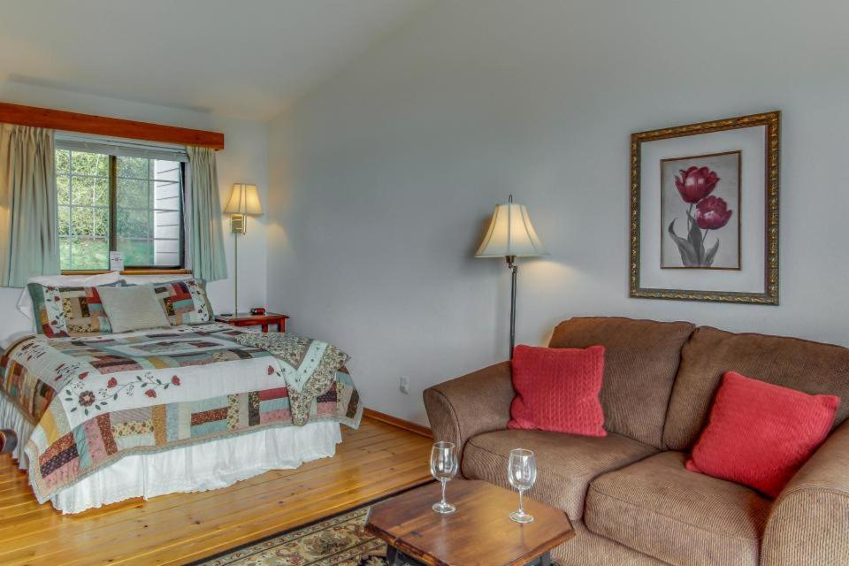 Ocean Cove Inn Yachats Dış mekan fotoğraf